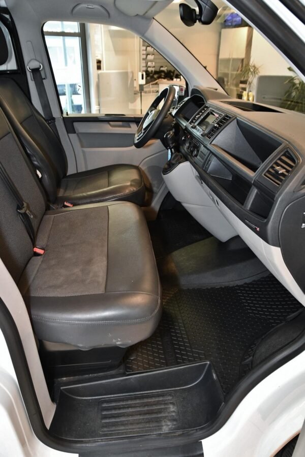 Volkswagen Transporter 2,0 TDI 4Motion – Image 16