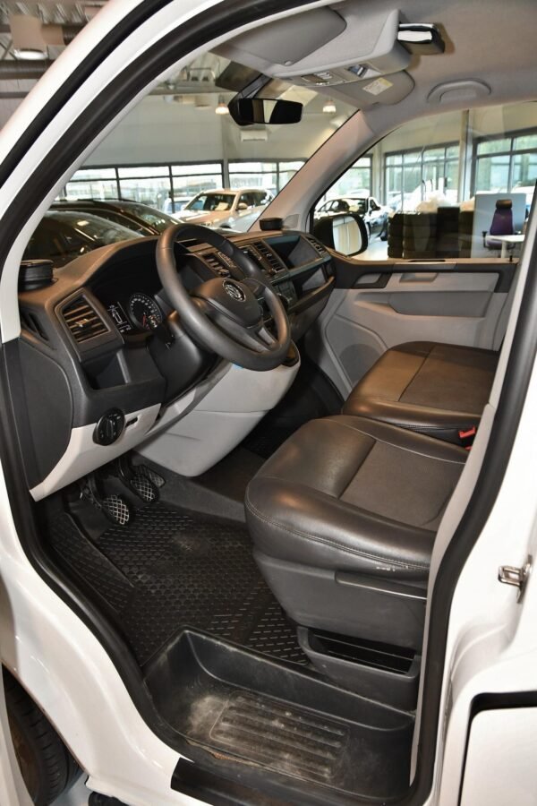 Volkswagen Transporter 2,0 TDI 4Motion – Image 11