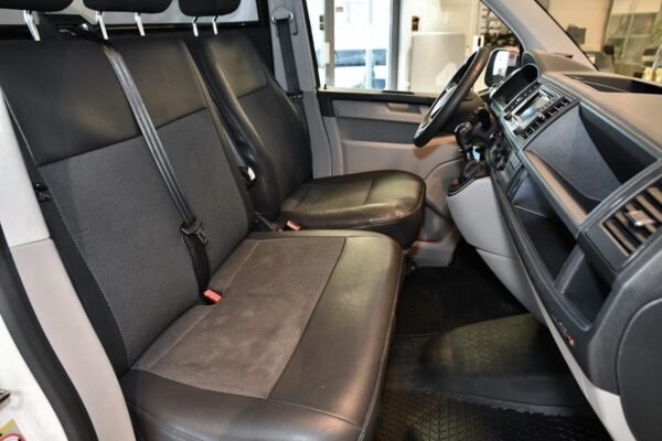 Volkswagen Transporter 2,0 TDI 4Motion – Image 18
