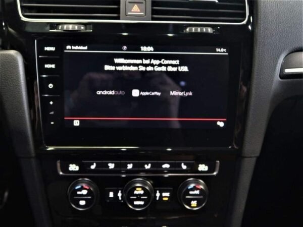Volkswagen Golf GTI – Image 21