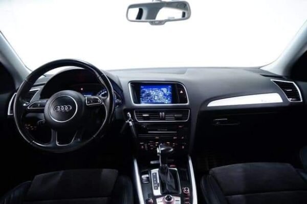 Audi Q5 – Image 11