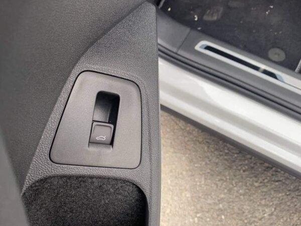 Volkswagen Tiguan – Image 18