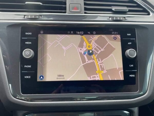 Volkswagen Tiguan – Image 15