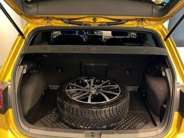 Volkswagen Golf – Image 8
