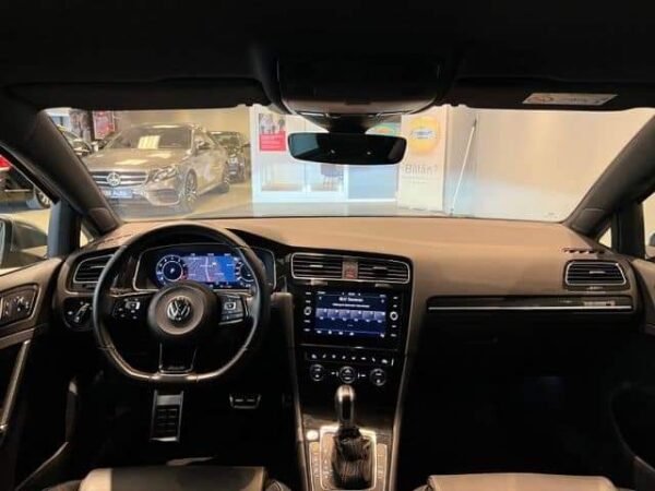 Volkswagen Golf – Image 11