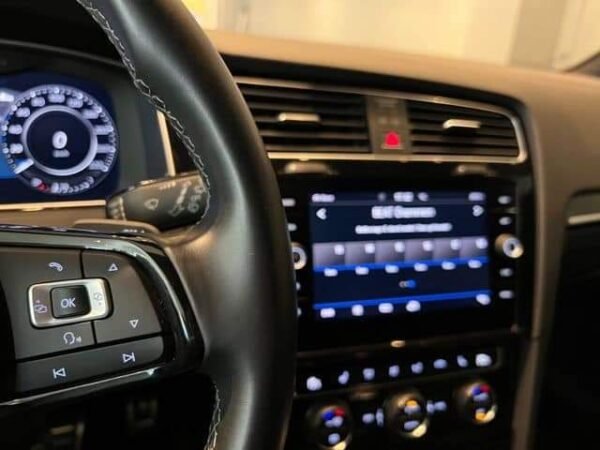 Volkswagen Golf – Image 15