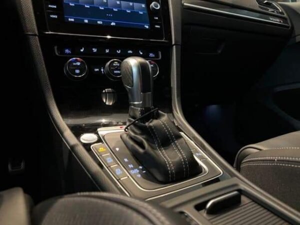 Volkswagen Golf – Image 22