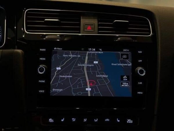 Volkswagen Golf – Image 19