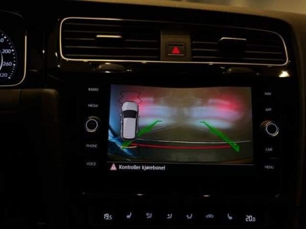 Volkswagen Golf – Image 26