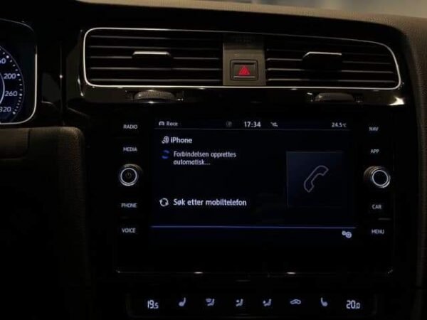 Volkswagen Golf – Image 24