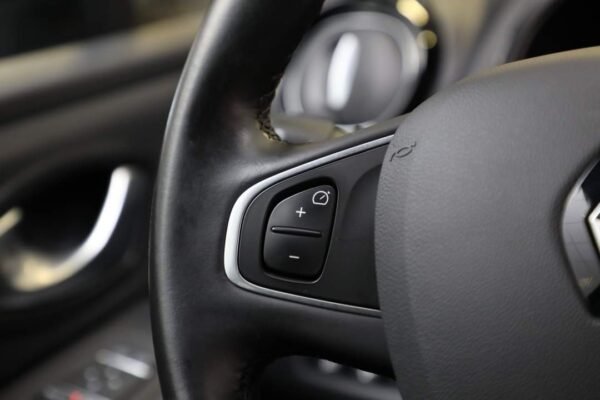 Renault Clio – Image 11