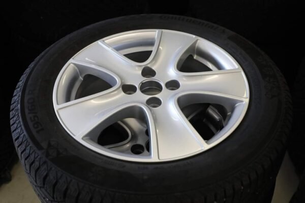 Renault Clio – Image 18