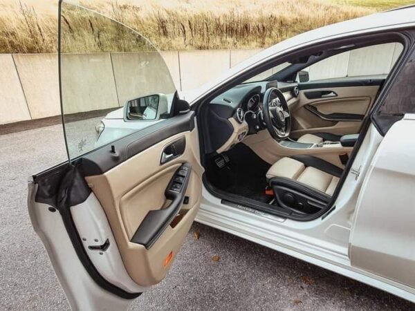 Mercedes-Benz CLA 180 – Image 13