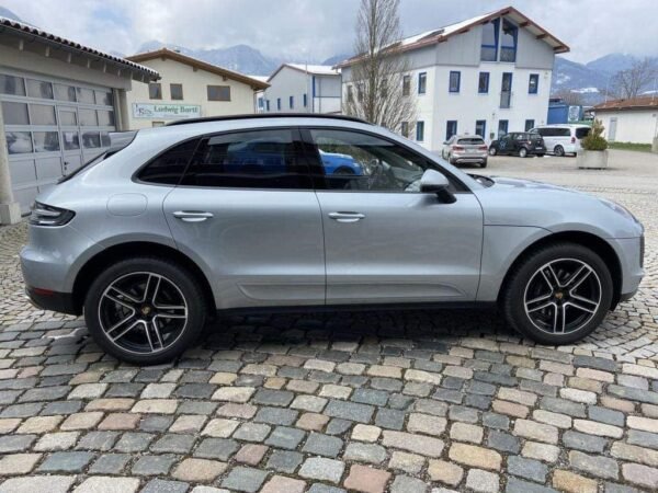 Porsche Macan – Image 10