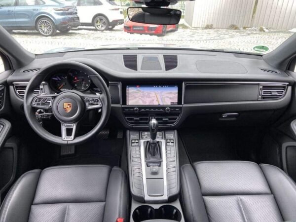 Porsche Macan – Image 8
