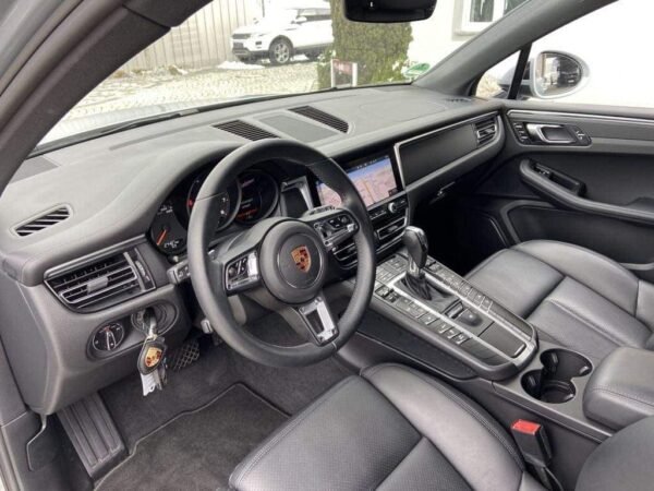 Porsche Macan – Image 7