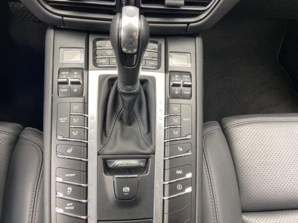 Porsche Macan – Image 16