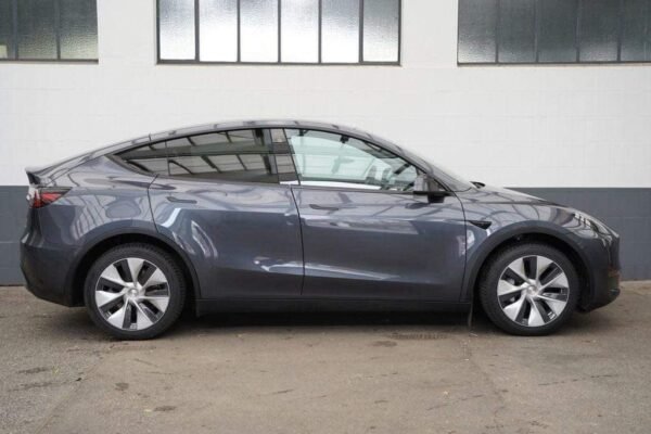 Tesla Model Y – Image 10