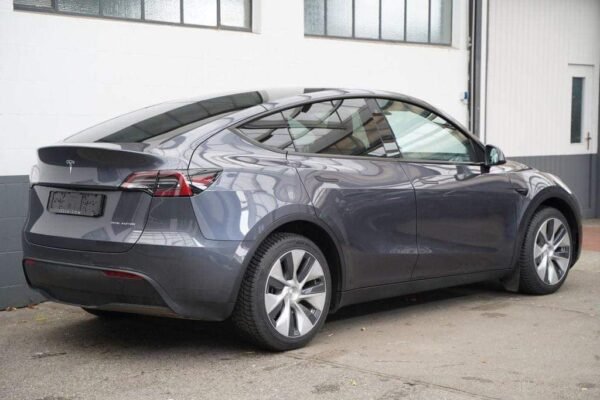 Tesla Model Y – Image 9