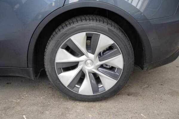 Tesla Model Y – Image 14