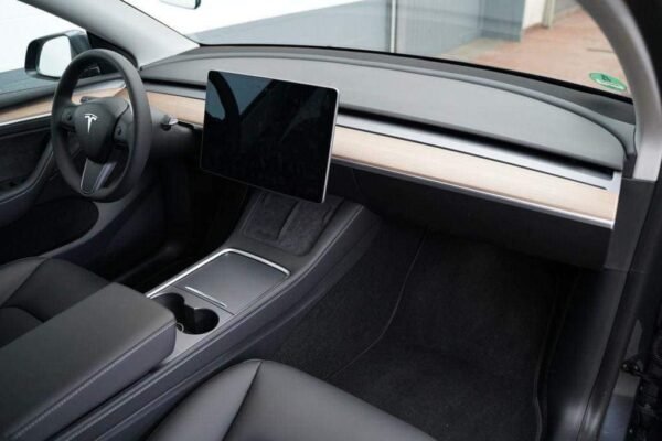 Tesla Model Y – Image 15