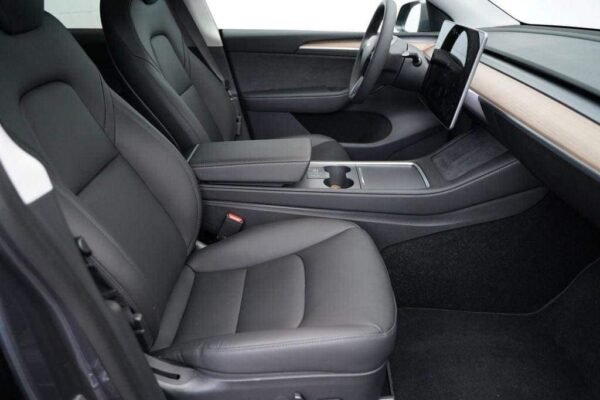 Tesla Model Y – Image 20