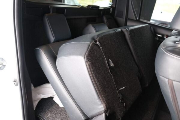 Toyota HiLux – Image 17