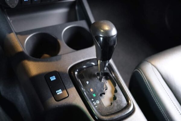 Toyota HiLux – Image 15