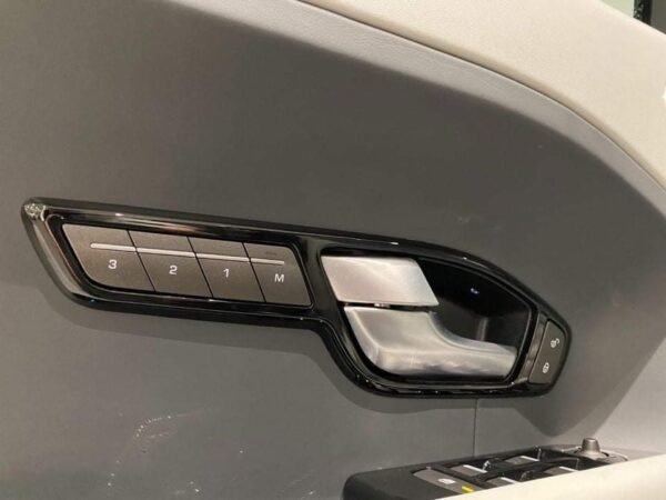 Land Rover Range Rover Evoque – Image 12