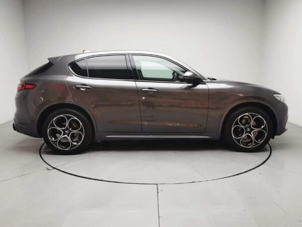 Alfa Romeo Stelvio – Image 4