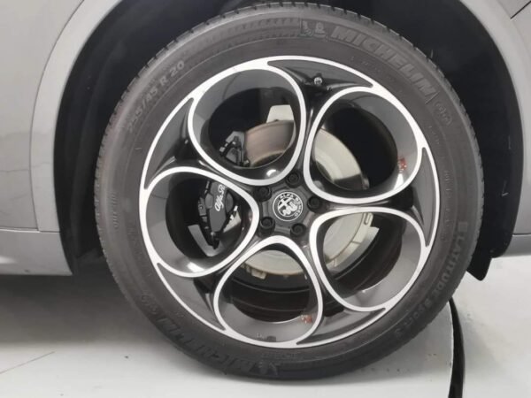 Alfa Romeo Stelvio – Image 9