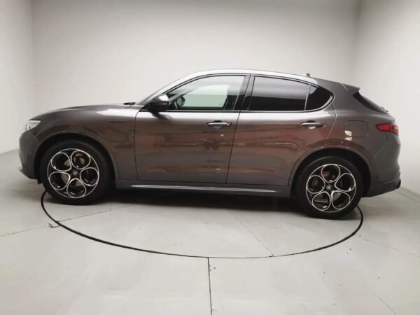 Alfa Romeo Stelvio – Image 8