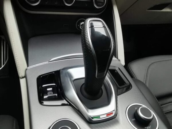 Alfa Romeo Stelvio – Image 11