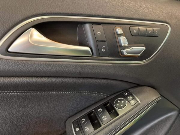 Mercedes-Benz A 45 AMG – Image 17