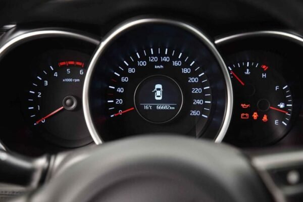 Kia Optima – Image 10