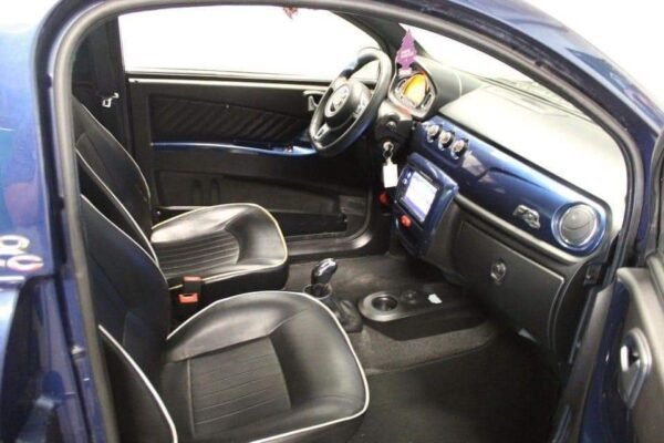 Microcar F8c – Image 13