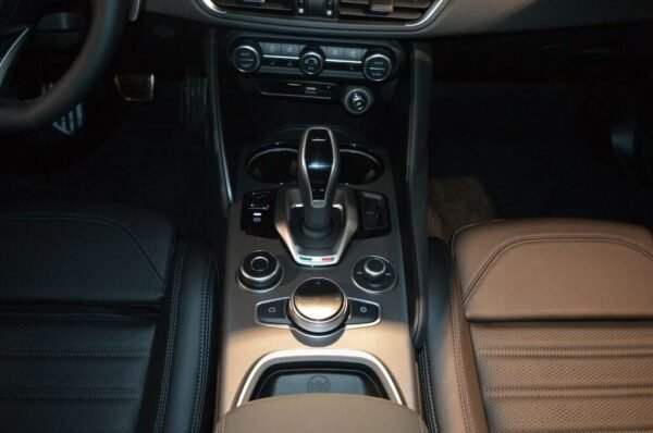 Alfa Romeo Giulia – Image 7