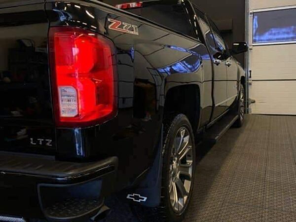 Chevrolet Silverado – Image 15