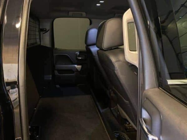 Chevrolet Silverado – Image 20