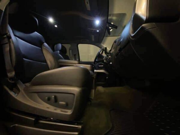 Chevrolet Silverado – Image 25