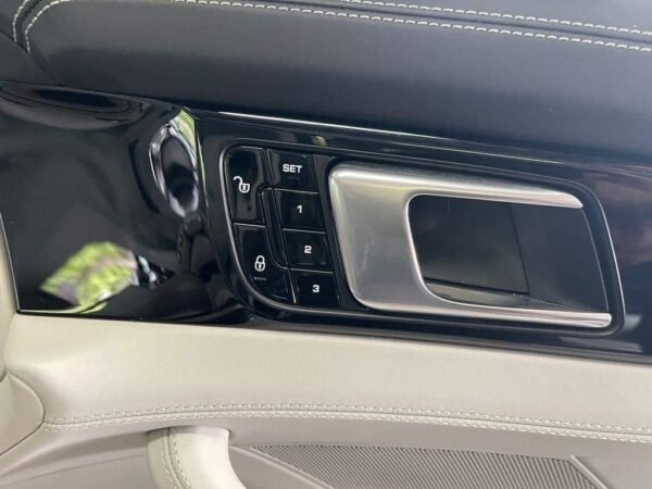 Porsche Panamera – Image 10