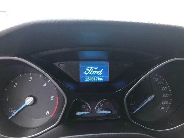 Ford Focus – Image 11
