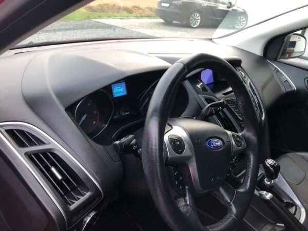 Ford Focus – Image 12
