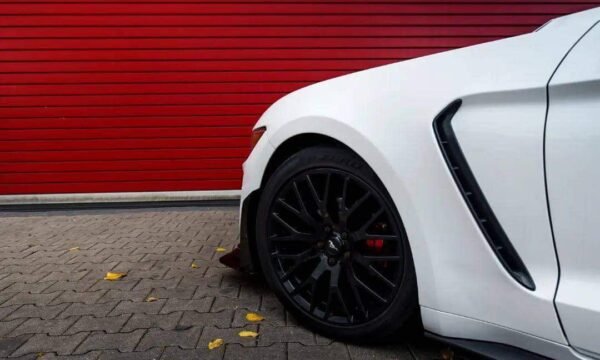 Ford Mustang – Image 5