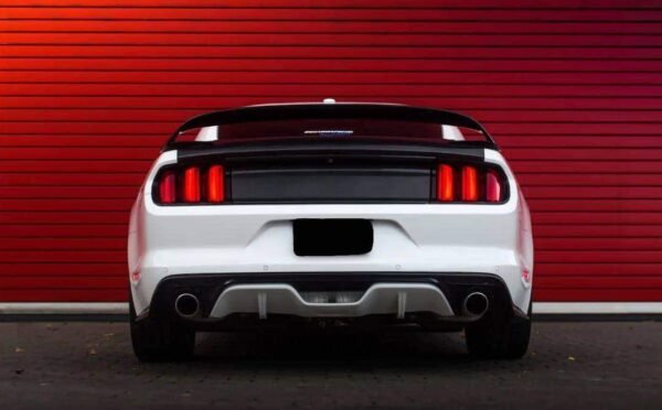 Ford Mustang – Image 17
