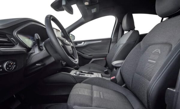 Ford Focus – Image 12