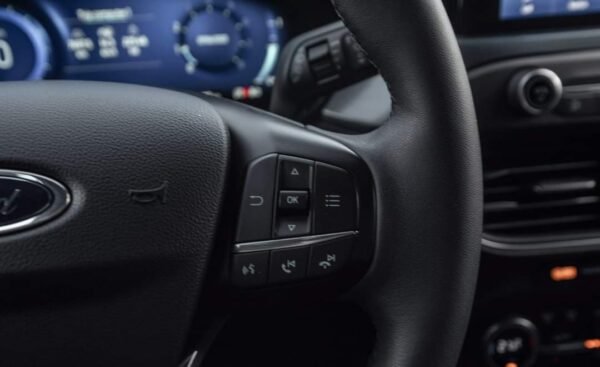 Ford Focus – Image 16
