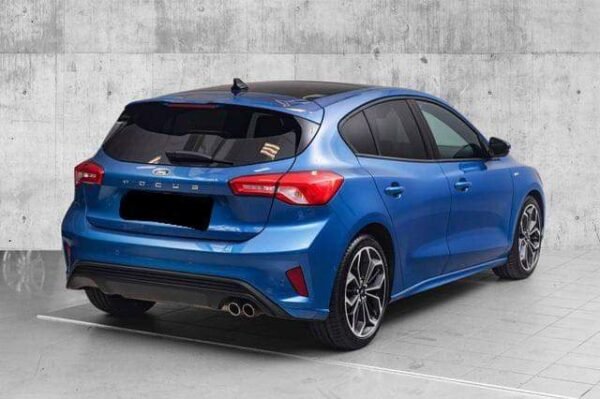 Ford Focus – Image 8