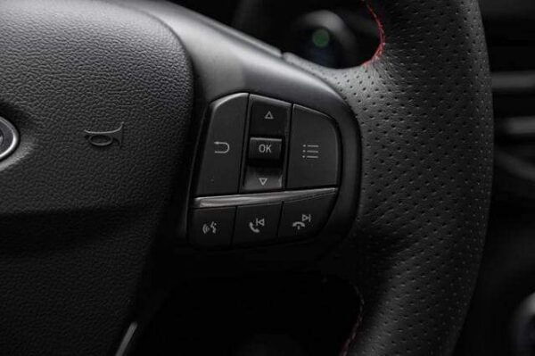 Ford Focus – Image 11