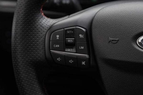 Ford Focus – Image 18